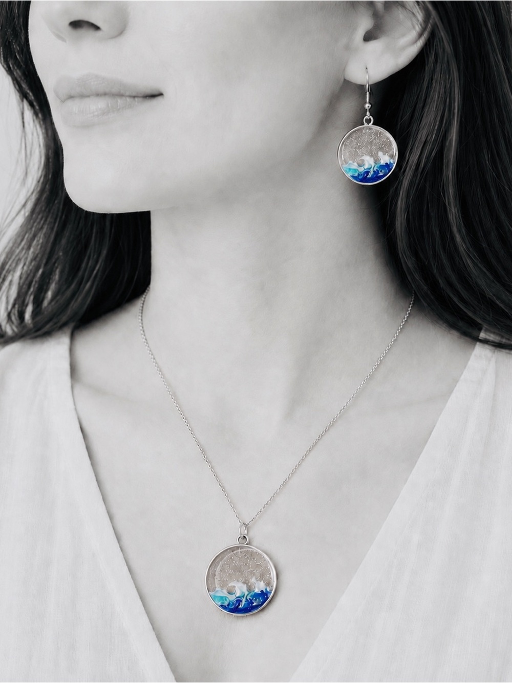 “Dance with the Waves, Move with the Sea” Oceanscape Tidal Water Island Necklace - Picture 5 of 10